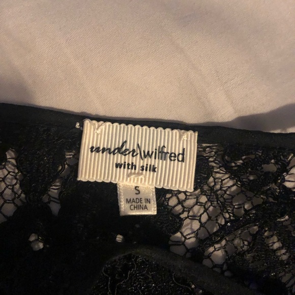 Aritzia top for sale - Picture 3 of 3